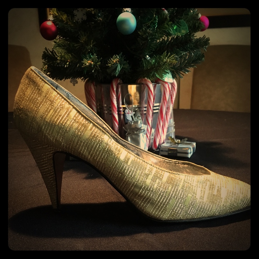 Gold lame pumps 9.5